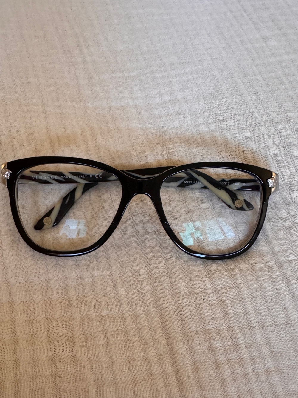 Versace cat eye black and white frames eyeglass or sunglasses